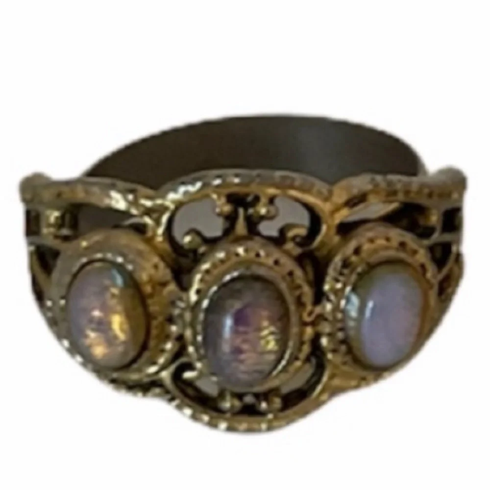 Elegant Vintage Ring 3 Stone Bezel Opal Moonstone Delicate Ornate Gold Filigree